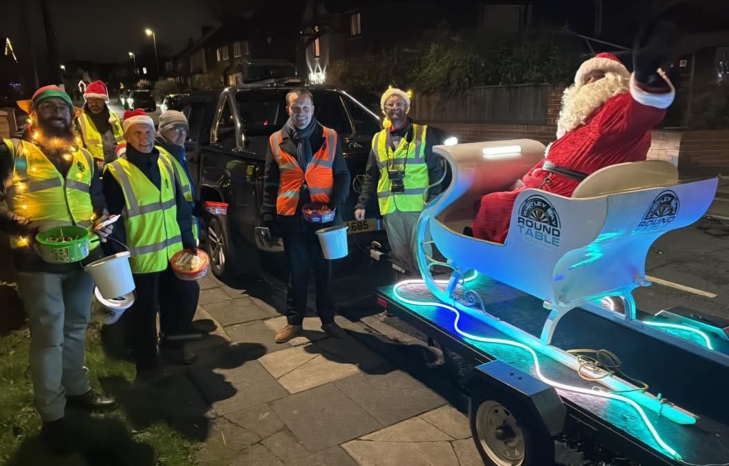 Collecting money with Santa